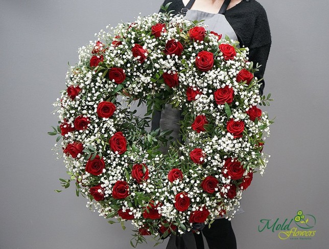 Wreath of Red Roses photo